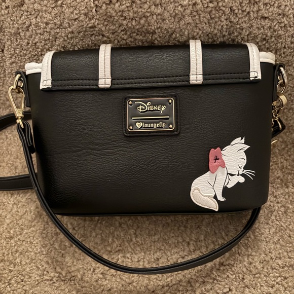 NWOT Extremely Rare Loungefly Marie Aristocats Crossbody Meow Meow Heart Logo - Picture 4 of 6